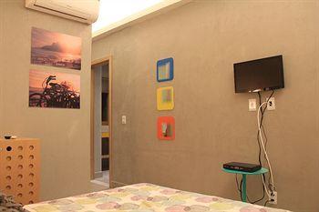 Rioow Hostal *